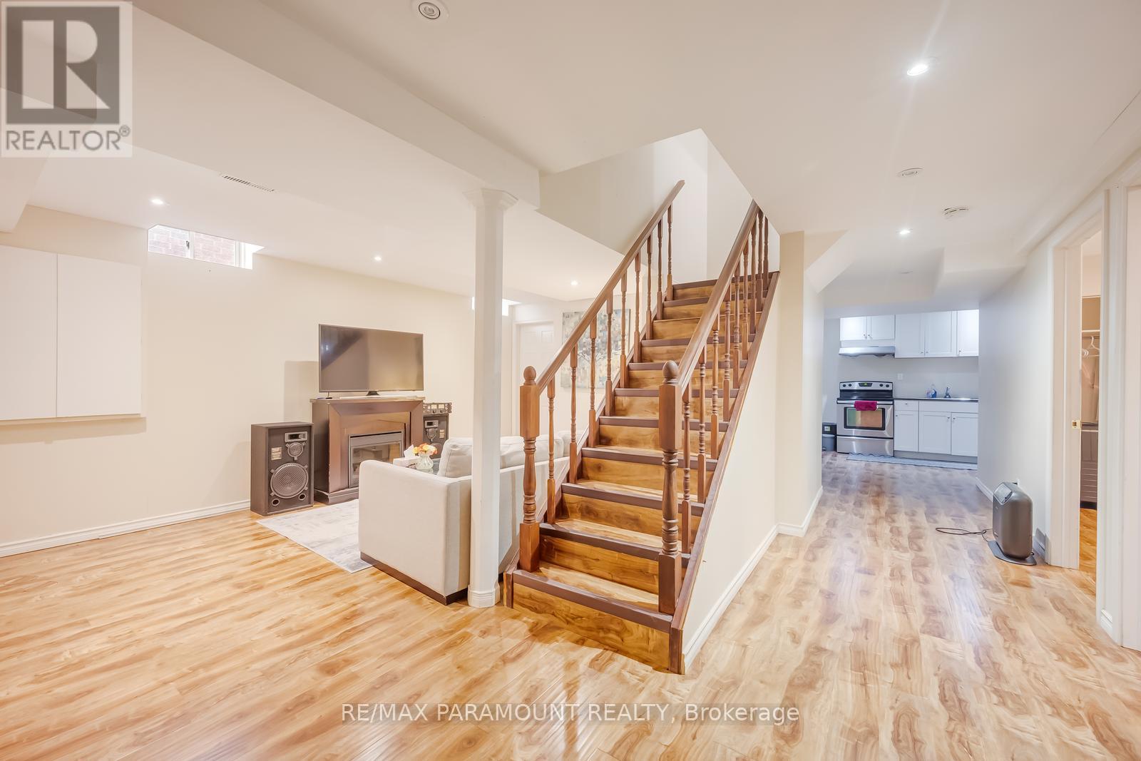 6371 Ormindale Way, Mississauga (East Credit), Ontario  L5V 1J2 - Photo 38 - W12854162