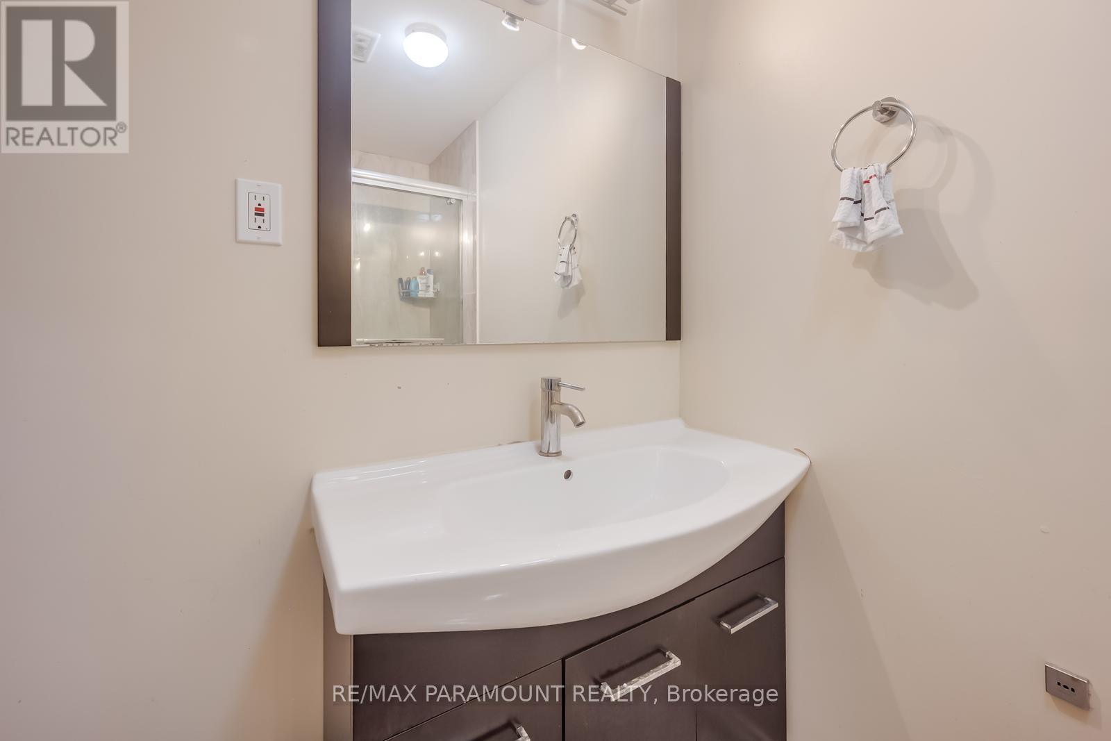 6371 Ormindale Way, Mississauga (East Credit), Ontario  L5V 1J2 - Photo 40 - W12854162