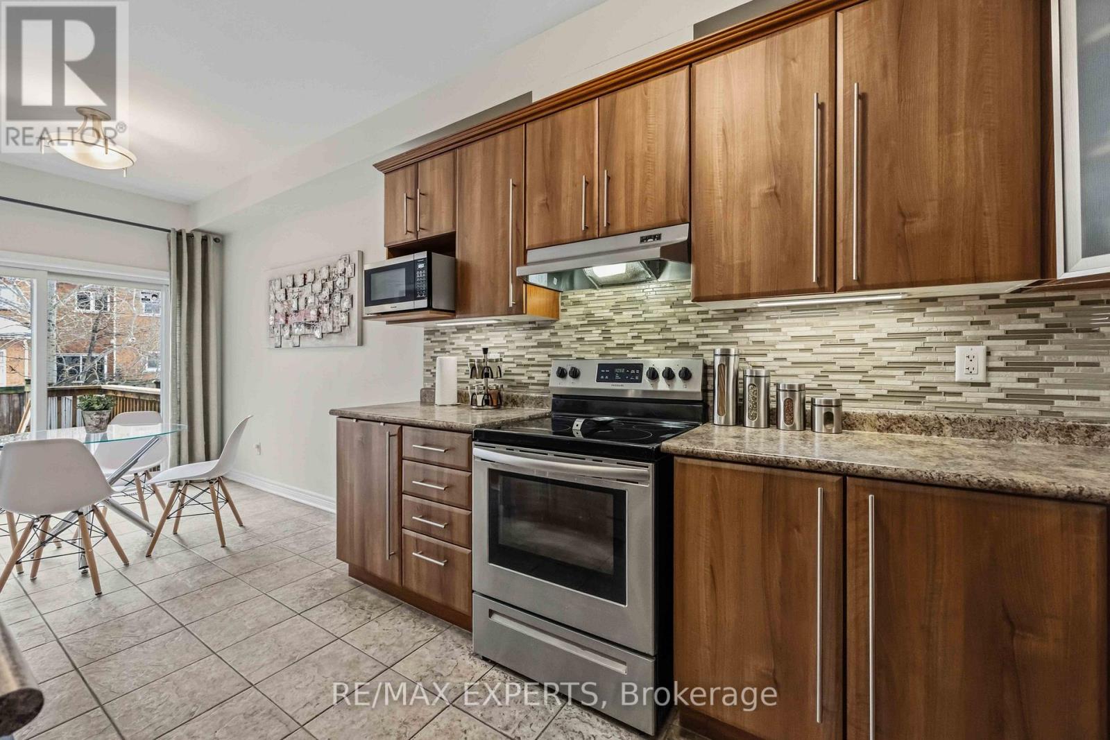 19 Shelbourne Drive, Vaughan (Vellore Village), Ontario  L4H 0K6 - Photo 15 - N12854166