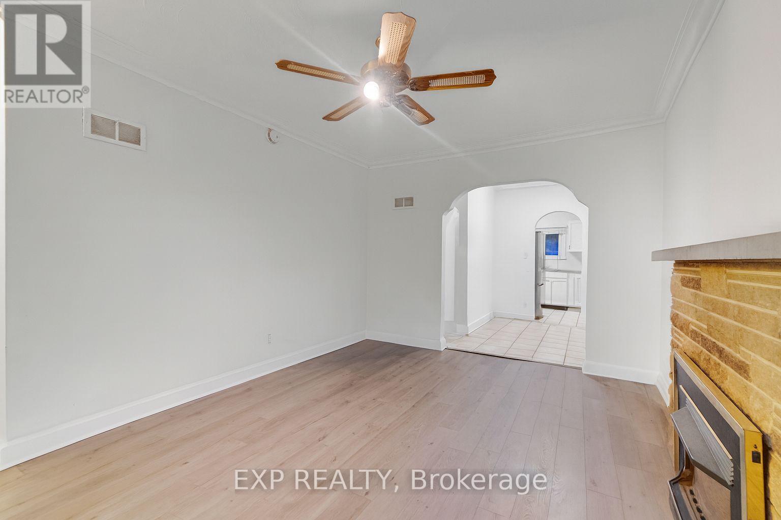 1331 St. James Avenue, Mississauga (Lakeview), Ontario  L5E 1J3 - Photo 9 - W12854288