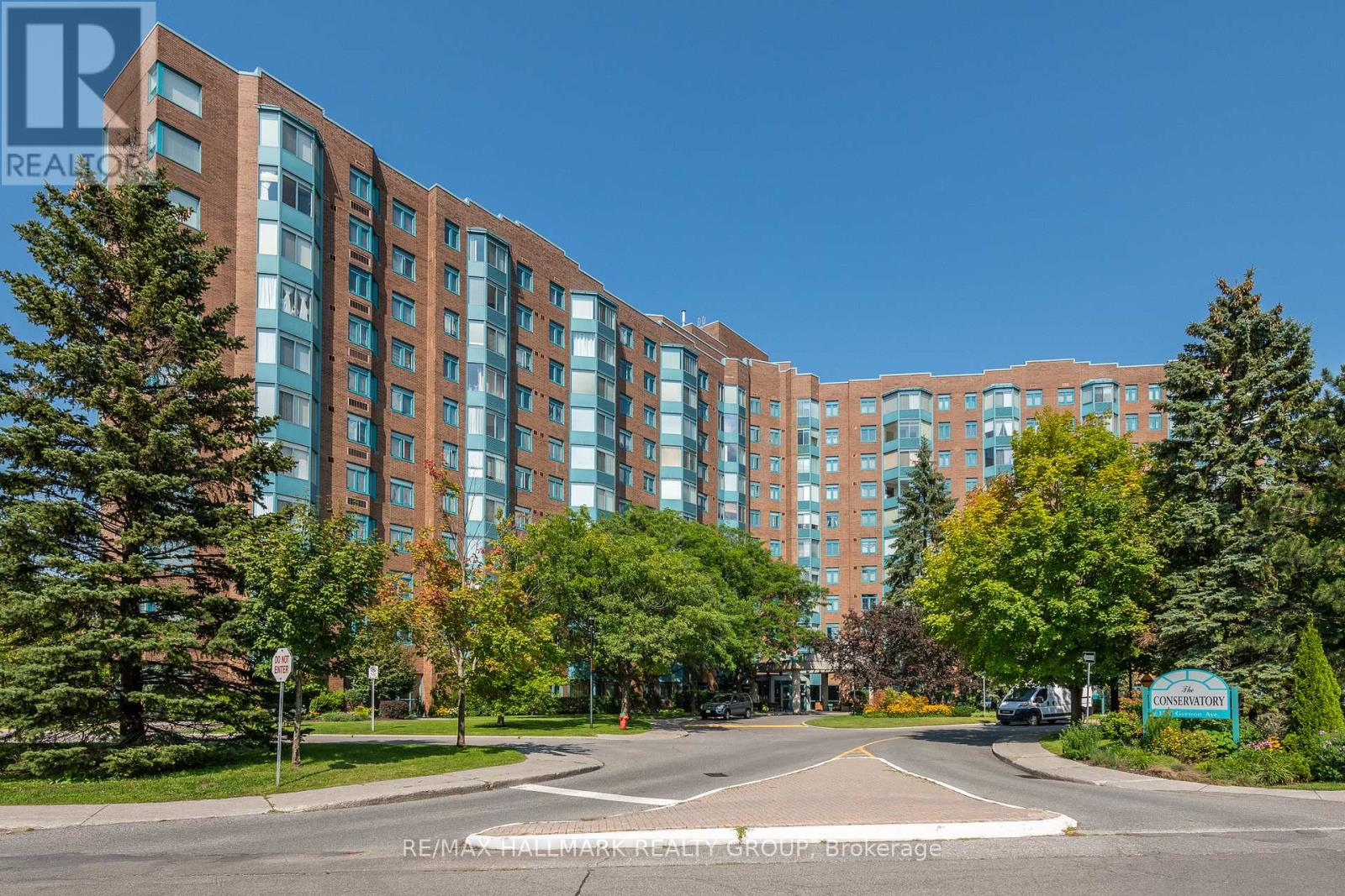 1009 - 1025 Grenon Avenue, Ottawa, Ontario  K2B 8S5 - Photo 2 - X12854056