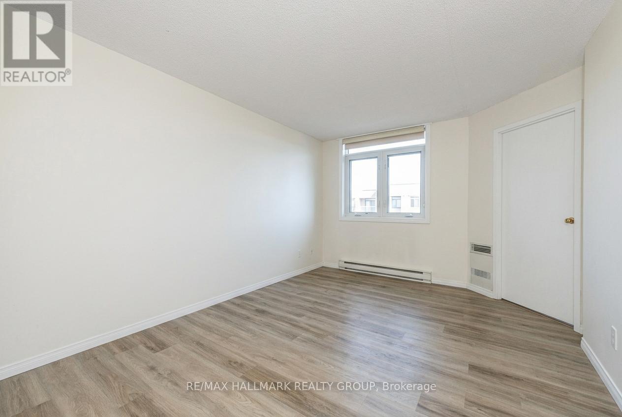 1009 - 1025 Grenon Avenue, Ottawa, Ontario  K2B 8S5 - Photo 19 - X12854056