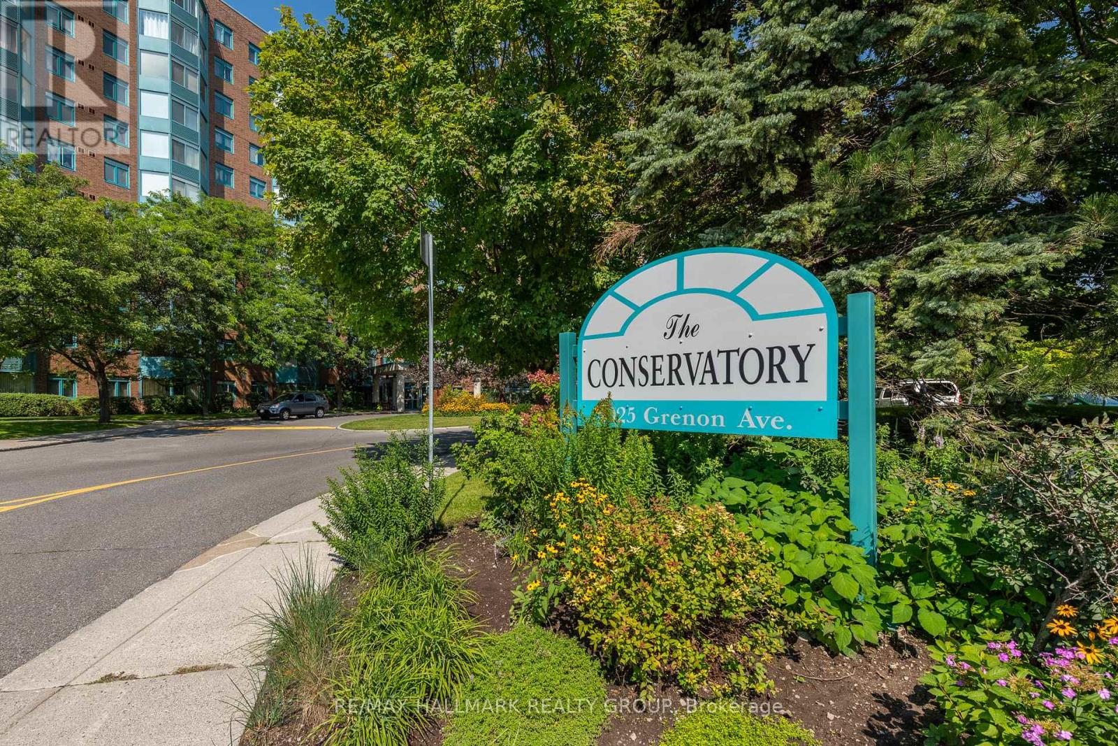 1009 - 1025 Grenon Avenue, Ottawa, Ontario  K2B 8S5 - Photo 3 - X12854056