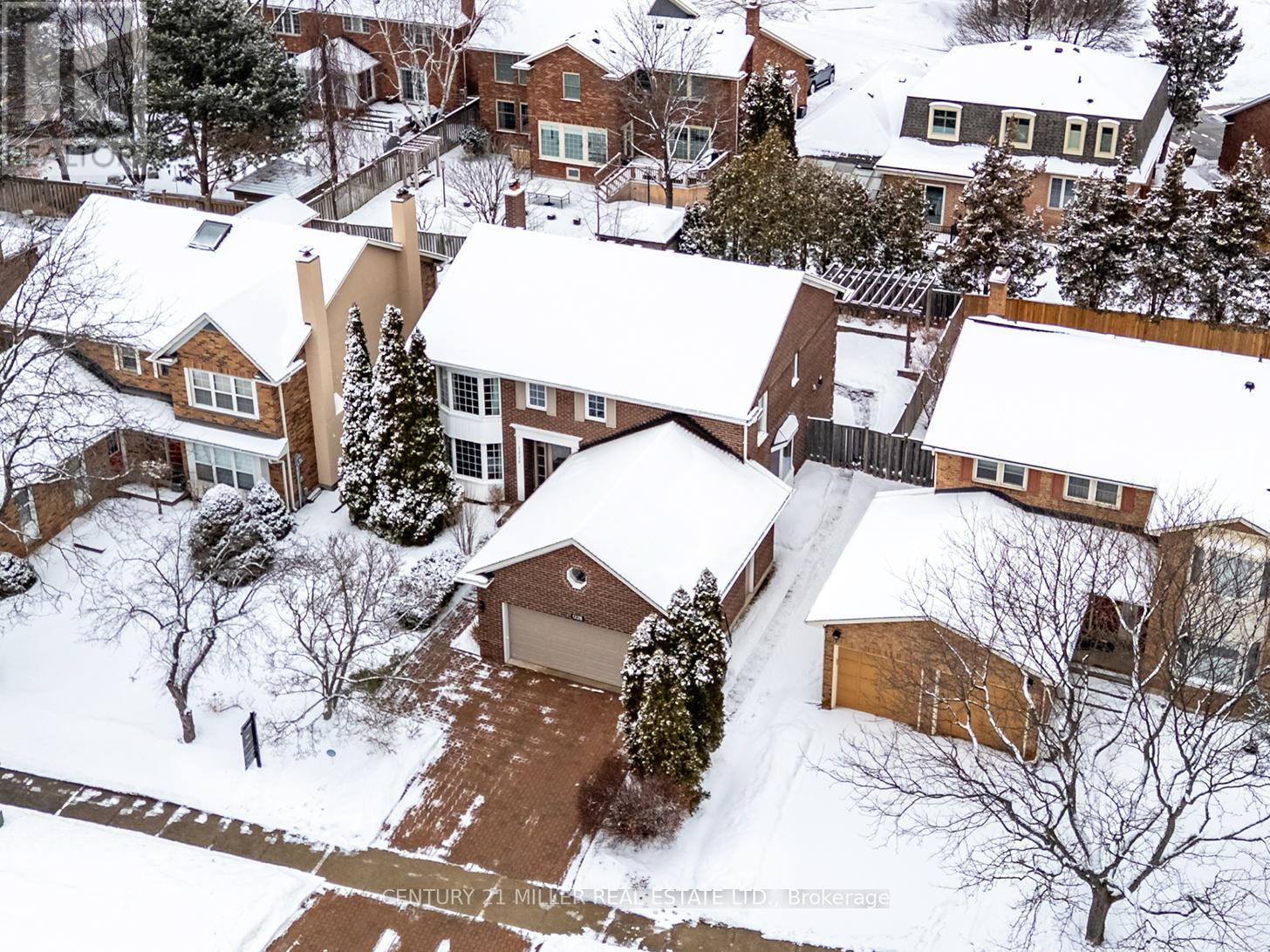 1225 Old Post Drive, Oakville (Ga Glen Abbey), Ontario  L6M 1A5 - Photo 2 - W12826768