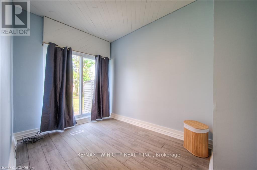 332 Queen Street W, Cambridge, Ontario  N3C 1G8 - Photo 4 - X12854058