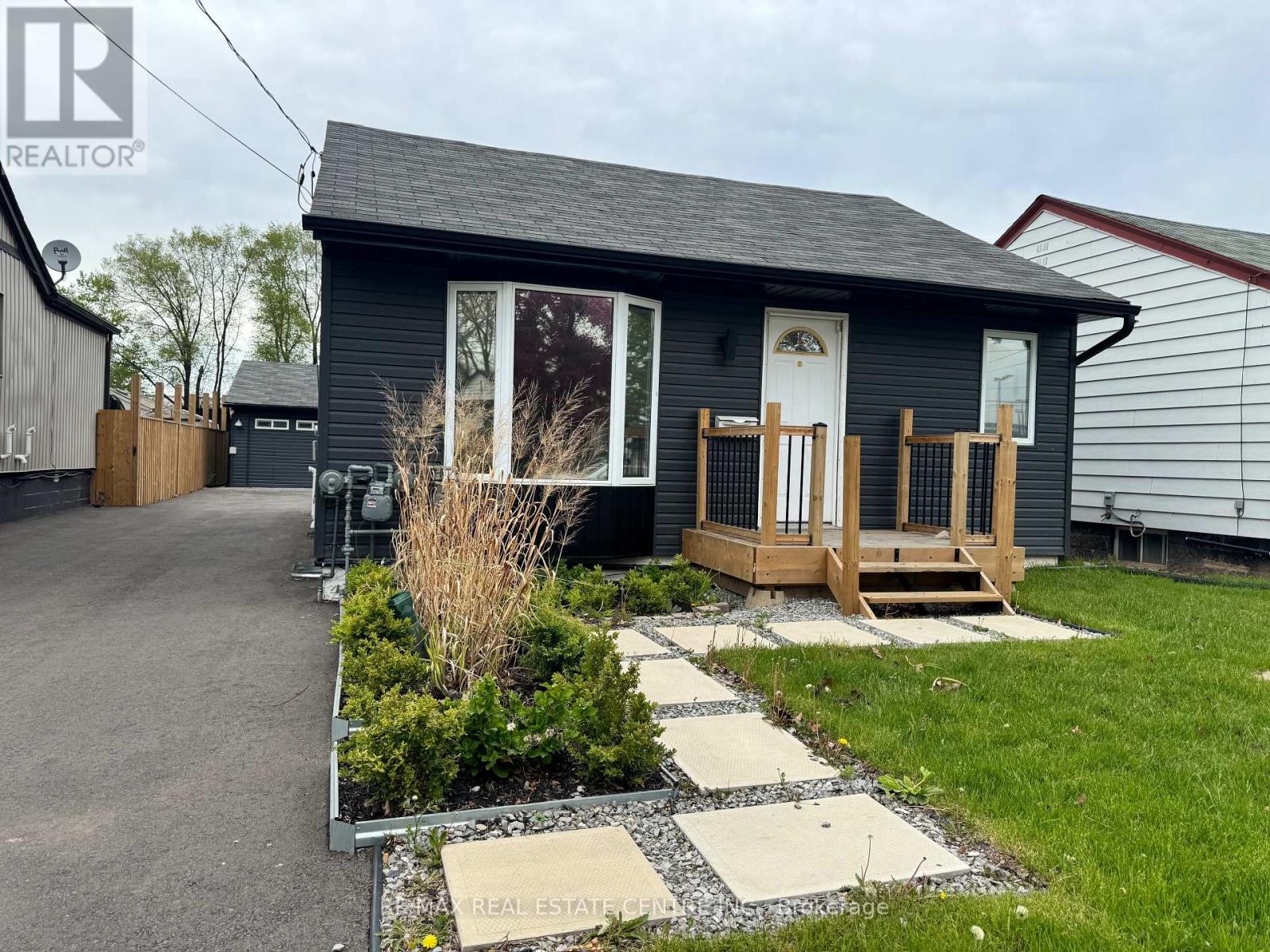 2 - 43 MAHONY AVENUE, Hamilton, Ontario