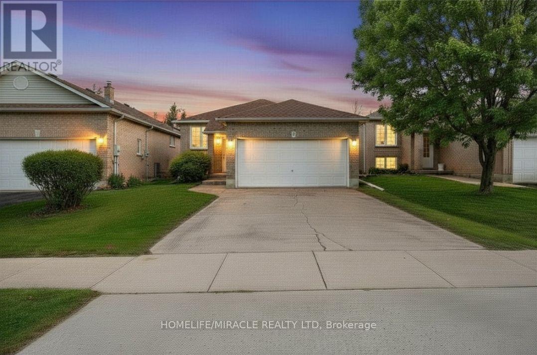 8 BRADLEY LANE, Brantford, Ontario