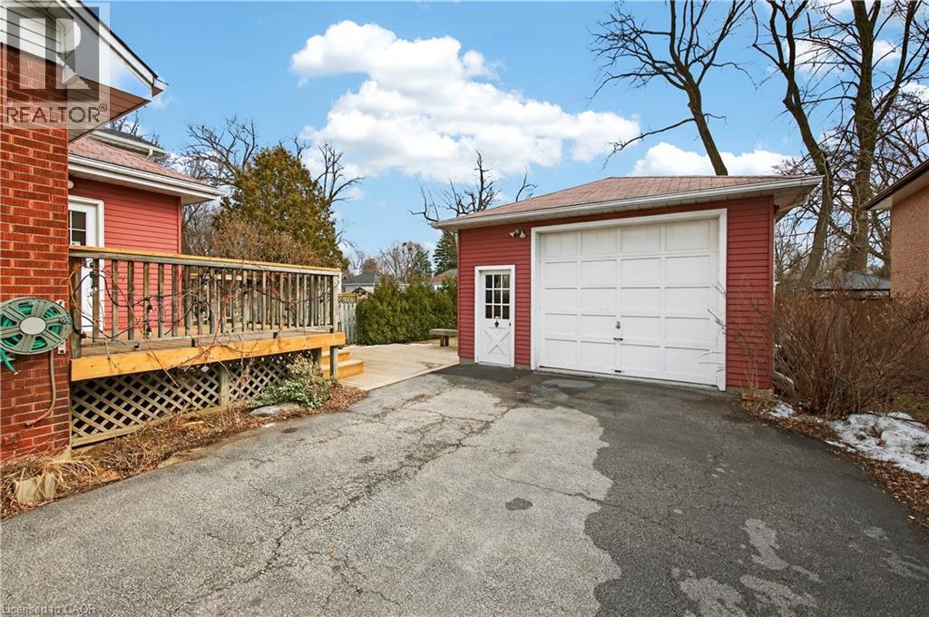 2296 New Street, Burlington, Ontario  L7R 1J3 - Photo 3 - 40810208