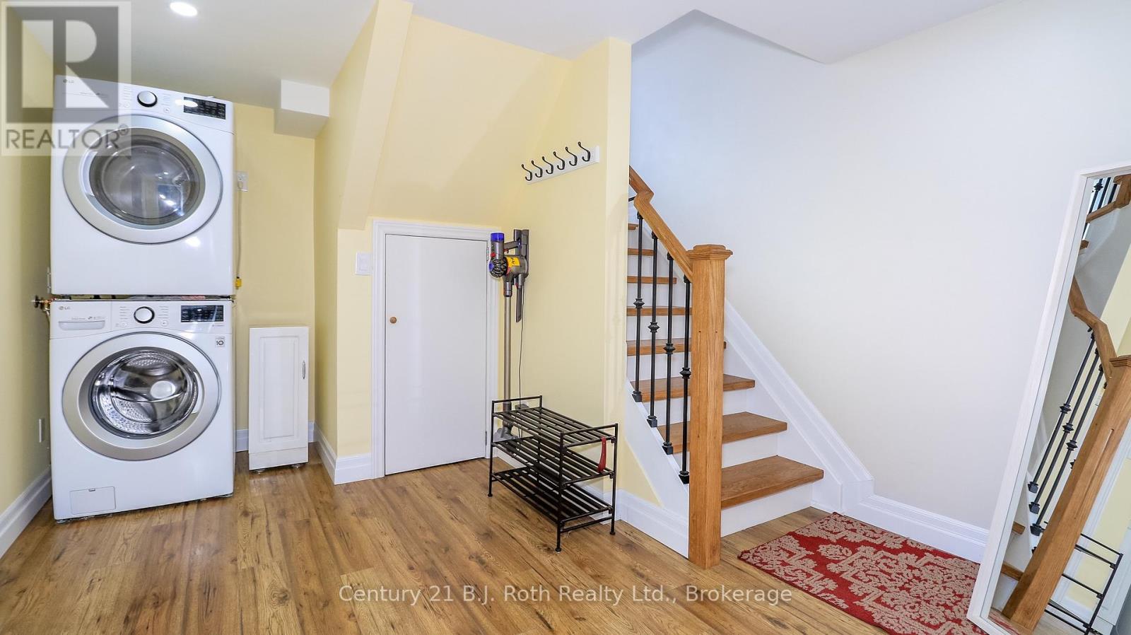 156 The Westway, Toronto, Ontario  M9P 2C1 - Photo 15 - W12810488