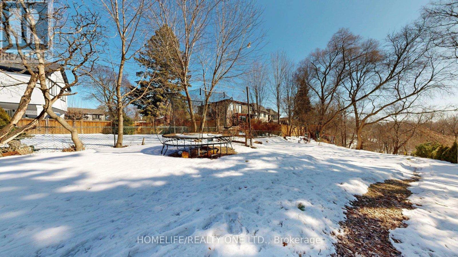 247 Berry Road, Toronto, Ontario  M8Y 1X8 - Photo 35 - W12843962