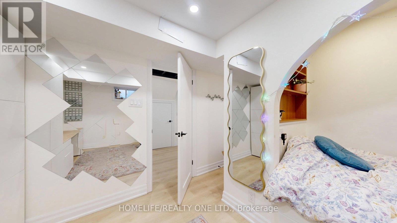 247 Berry Road, Toronto, Ontario  M8Y 1X8 - Photo 26 - W12843962