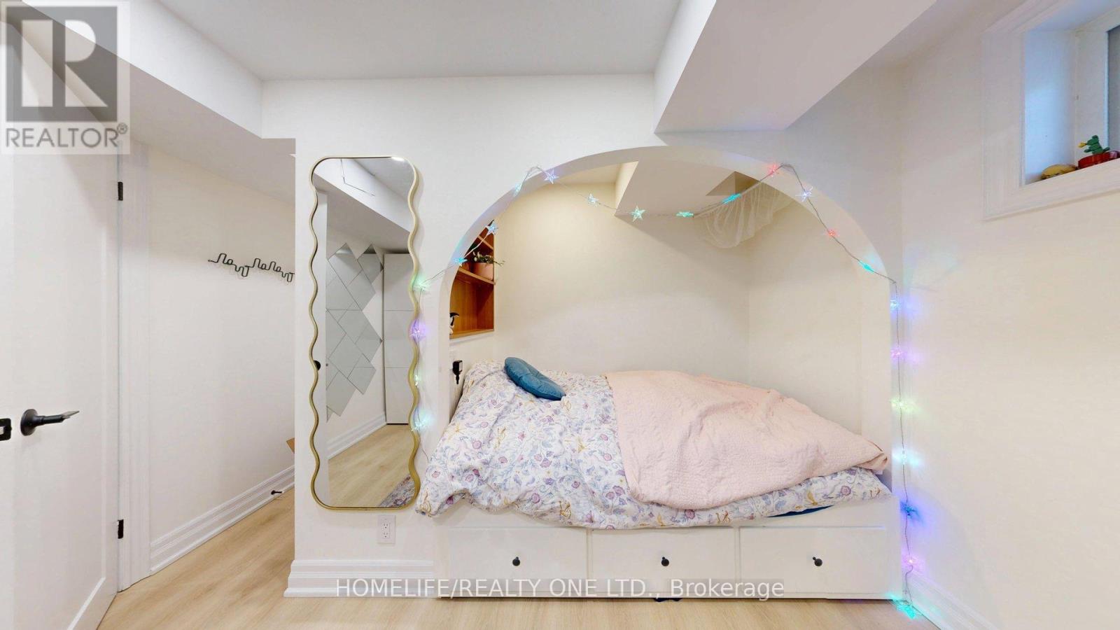 247 Berry Road, Toronto, Ontario  M8Y 1X8 - Photo 27 - W12843962