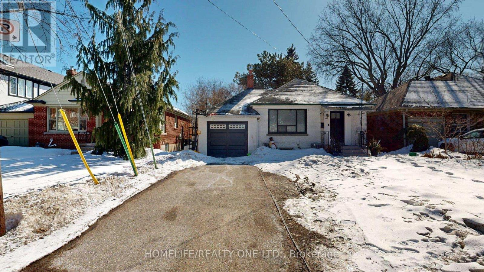 247 Berry Road, Toronto, Ontario  M8Y 1X8 - Photo 38 - W12843962