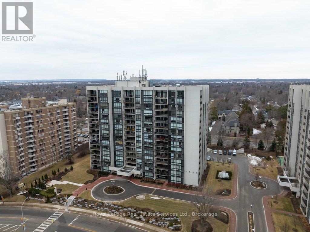 Ph7 - 2185 Marine Drive, Oakville, Ontario  L6L 5L6 - Photo 2 - W12854396
