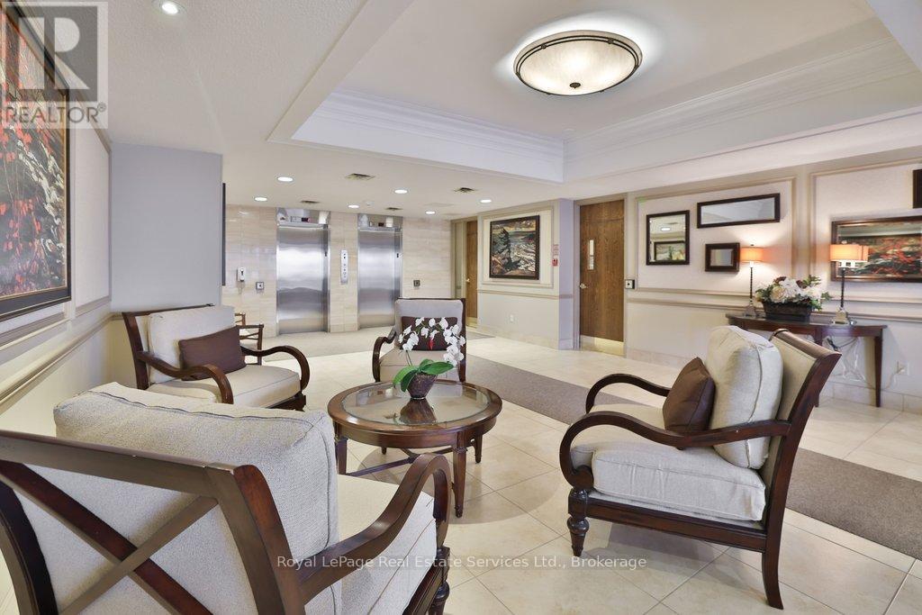 Ph7 - 2185 Marine Drive, Oakville, Ontario  L6L 5L6 - Photo 5 - W12854396