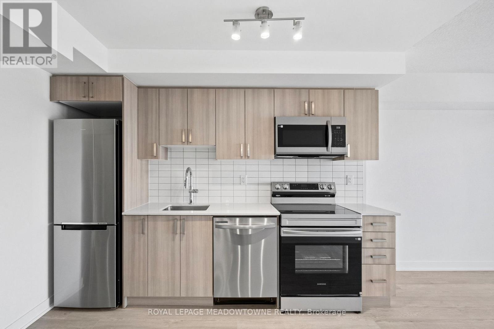 2304 - 1010 Sandy Beach Road, Pickering, Ontario  L1W 3V9 - Photo 7 - E12841330