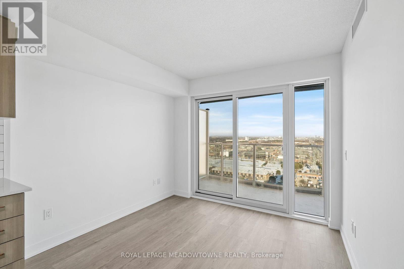 2304 - 1010 Sandy Beach Road, Pickering, Ontario  L1W 3V9 - Photo 11 - E12841330