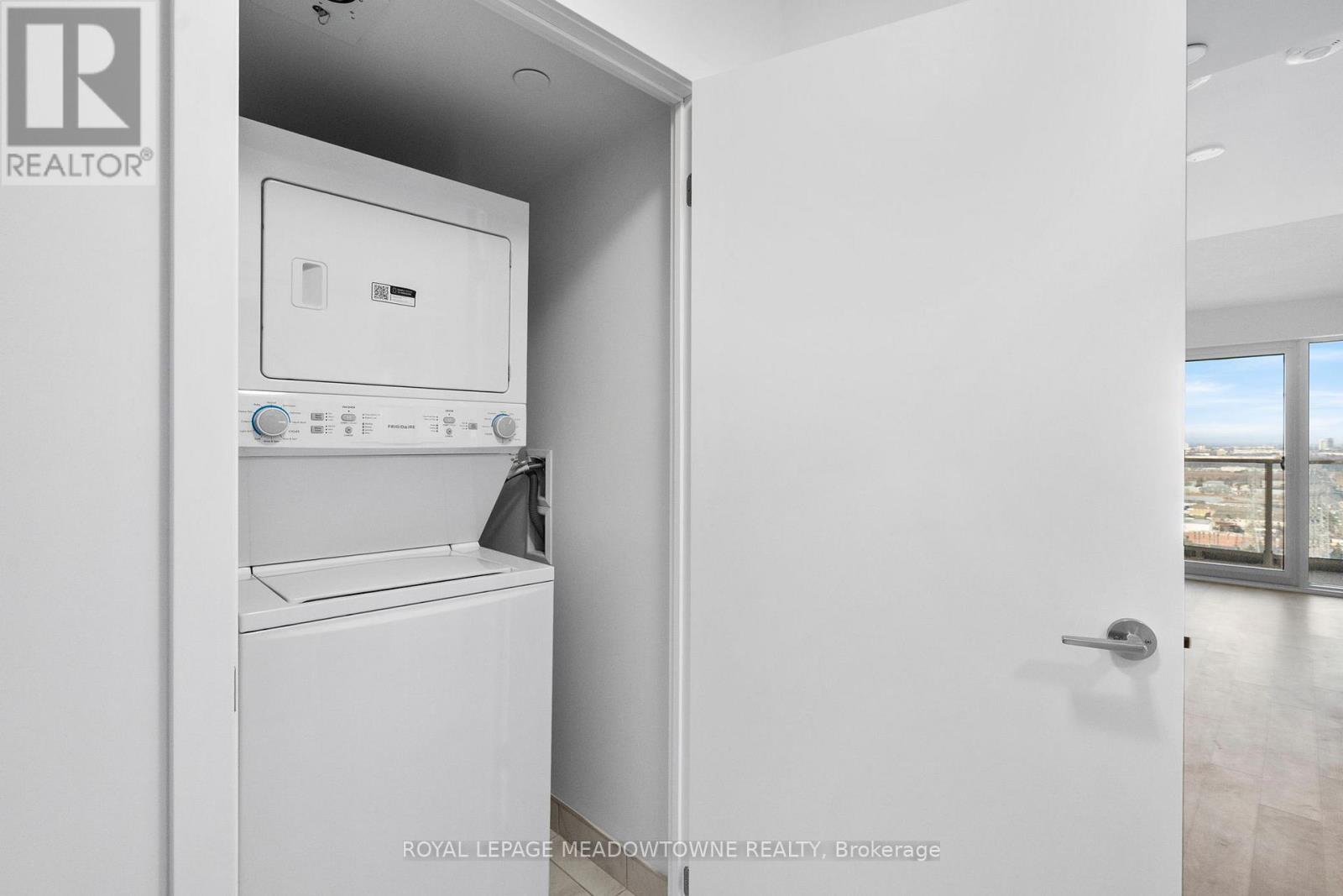 2304 - 1010 Sandy Beach Road, Pickering, Ontario  L1W 3V9 - Photo 5 - E12841330