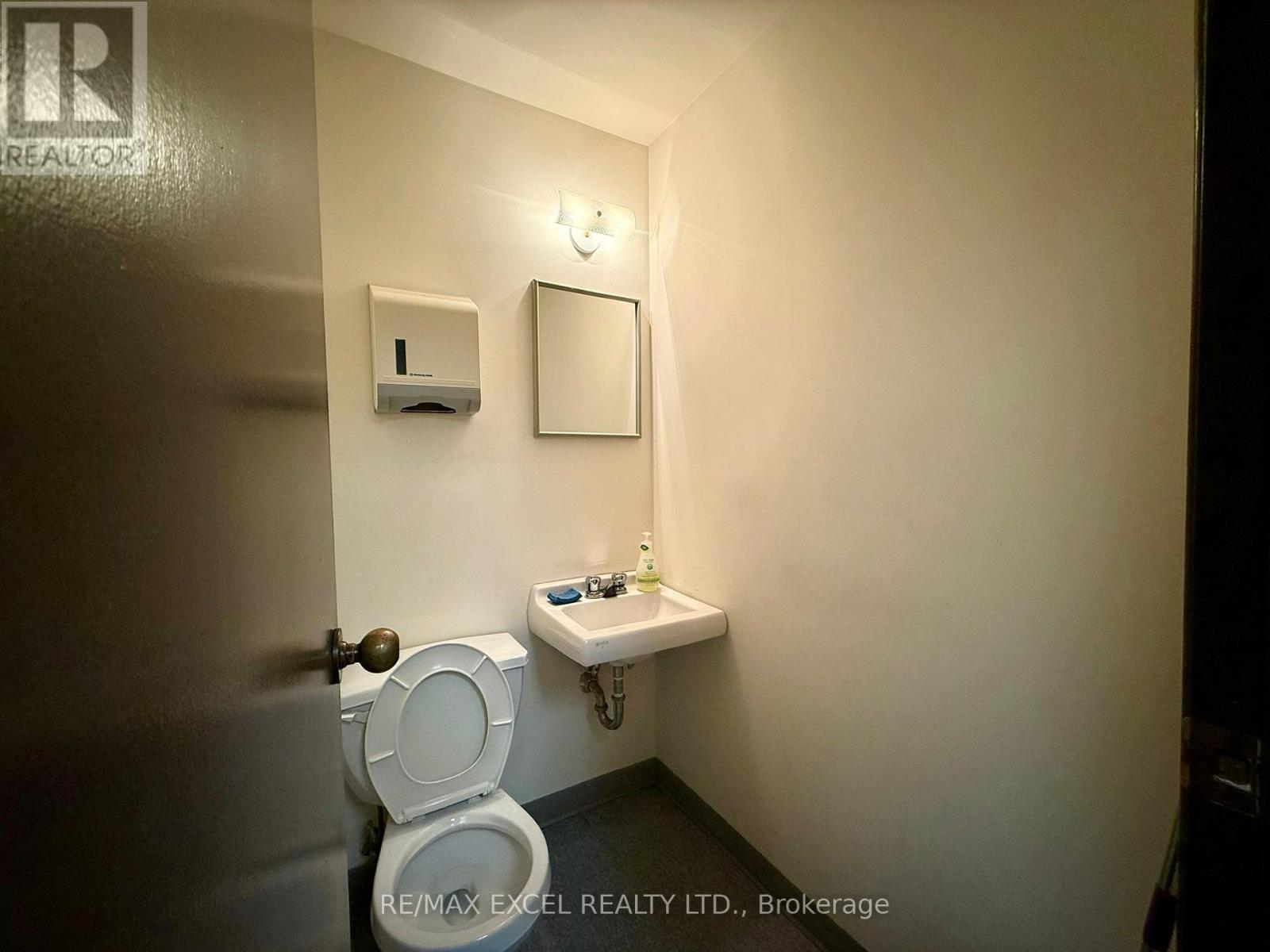 8 - 151 Esna Park Drive, Markham, Ontario  L3R 3B1 - Photo 7 - N12807704