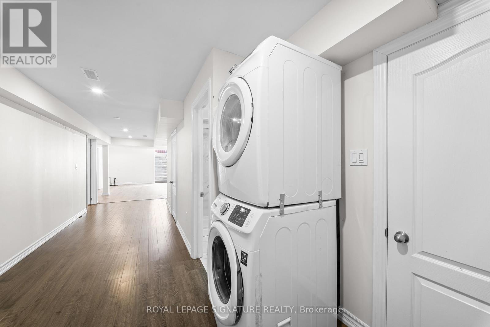 16 Newark Way, Brampton (Fletcher's Meadow), Ontario  L7A 2V1 - Photo 34 - W12854130