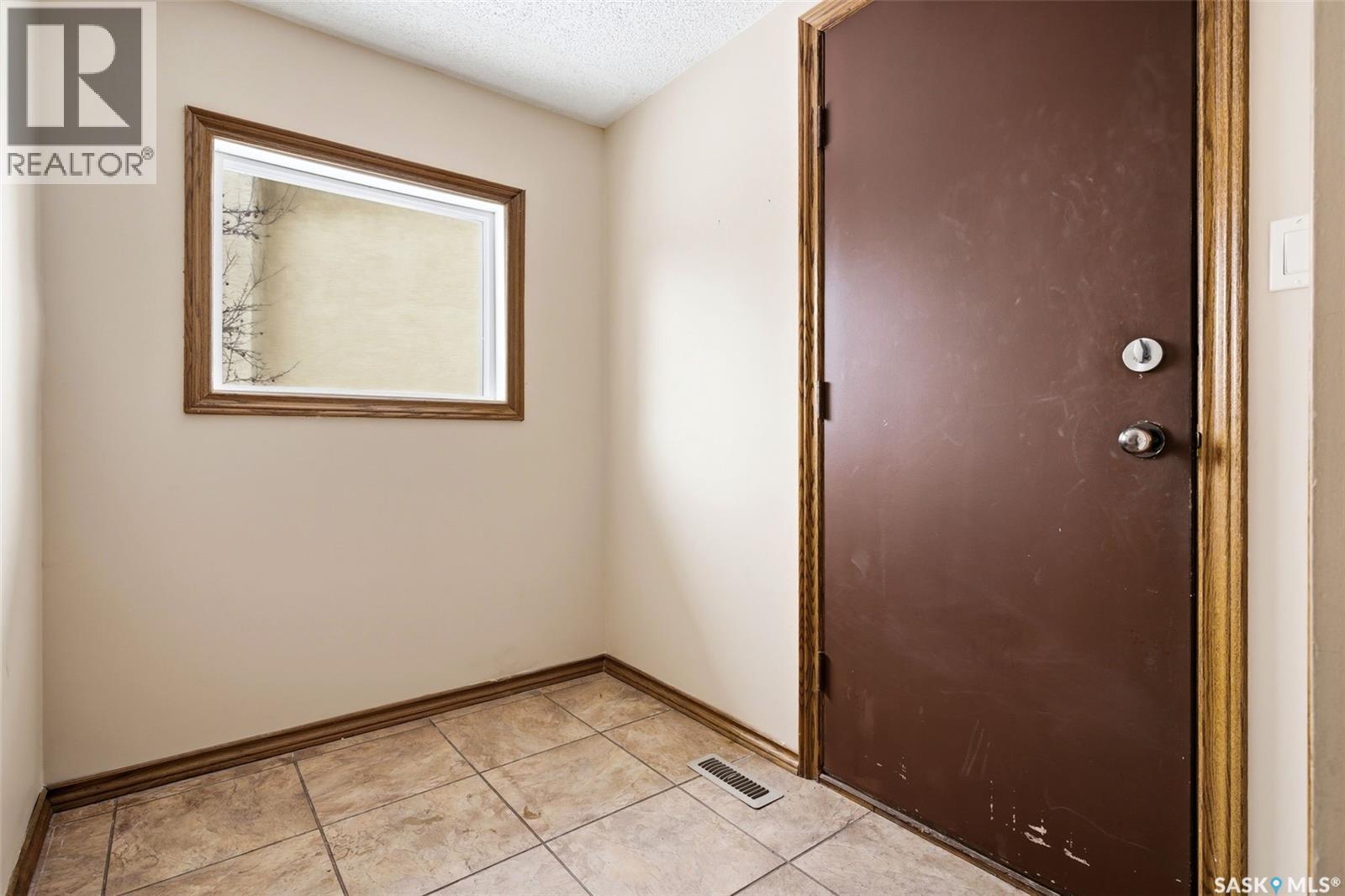 3234 Wascana Glen, Regina, Saskatchewan  S4V 2L6 - Photo 22 - SK029876