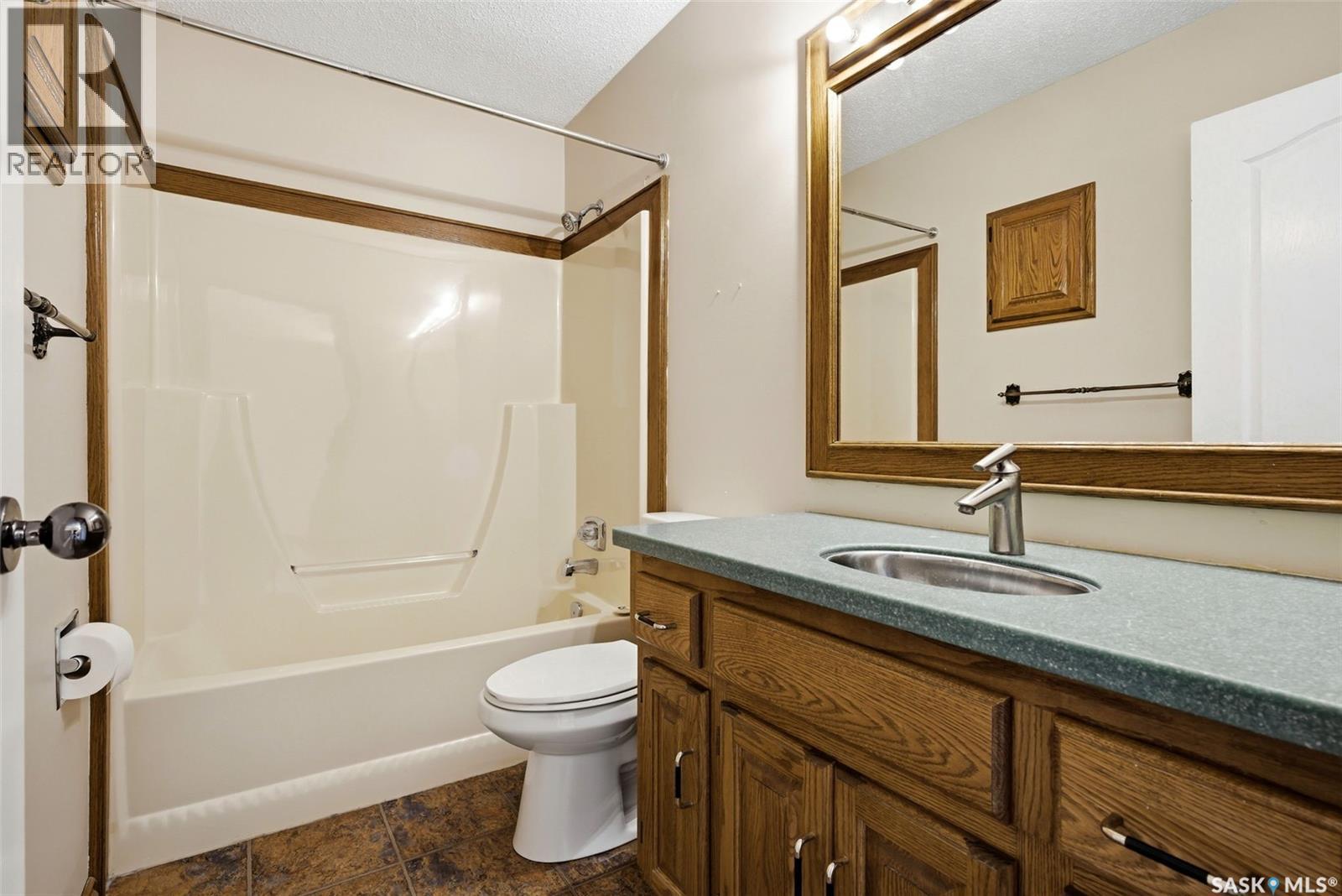 3234 Wascana Glen, Regina, Saskatchewan  S4V 2L6 - Photo 34 - SK029876