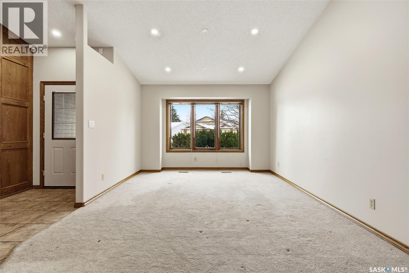 3234 Wascana Glen, Regina, Saskatchewan  S4V 2L6 - Photo 4 - SK029876