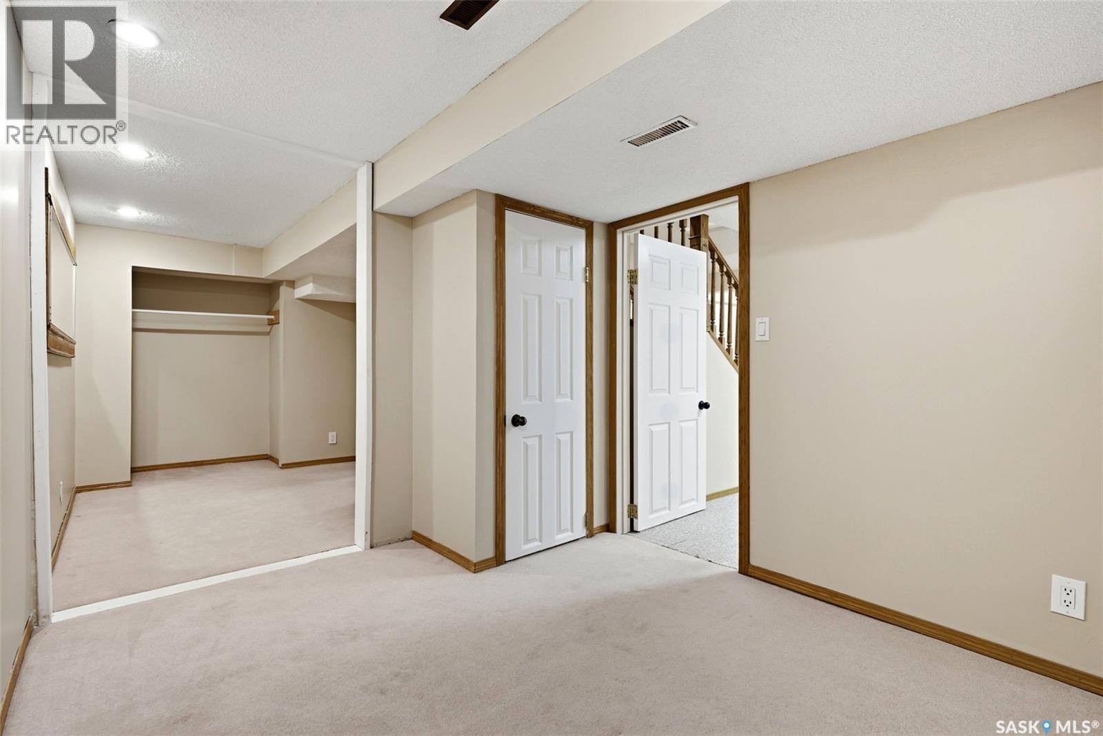 3234 Wascana Glen, Regina, Saskatchewan  S4V 2L6 - Photo 41 - SK029876