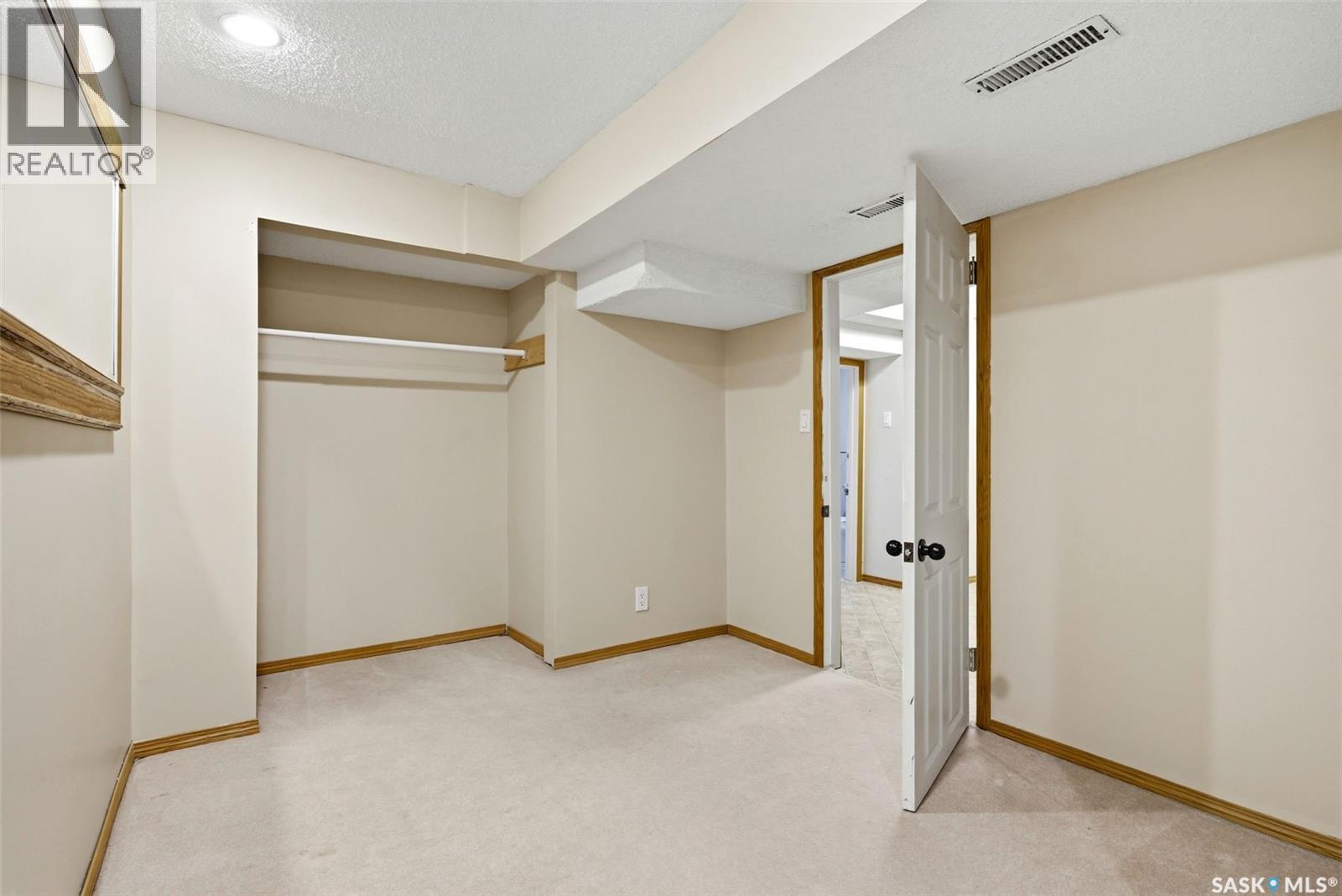 3234 Wascana Glen, Regina, Saskatchewan  S4V 2L6 - Photo 42 - SK029876