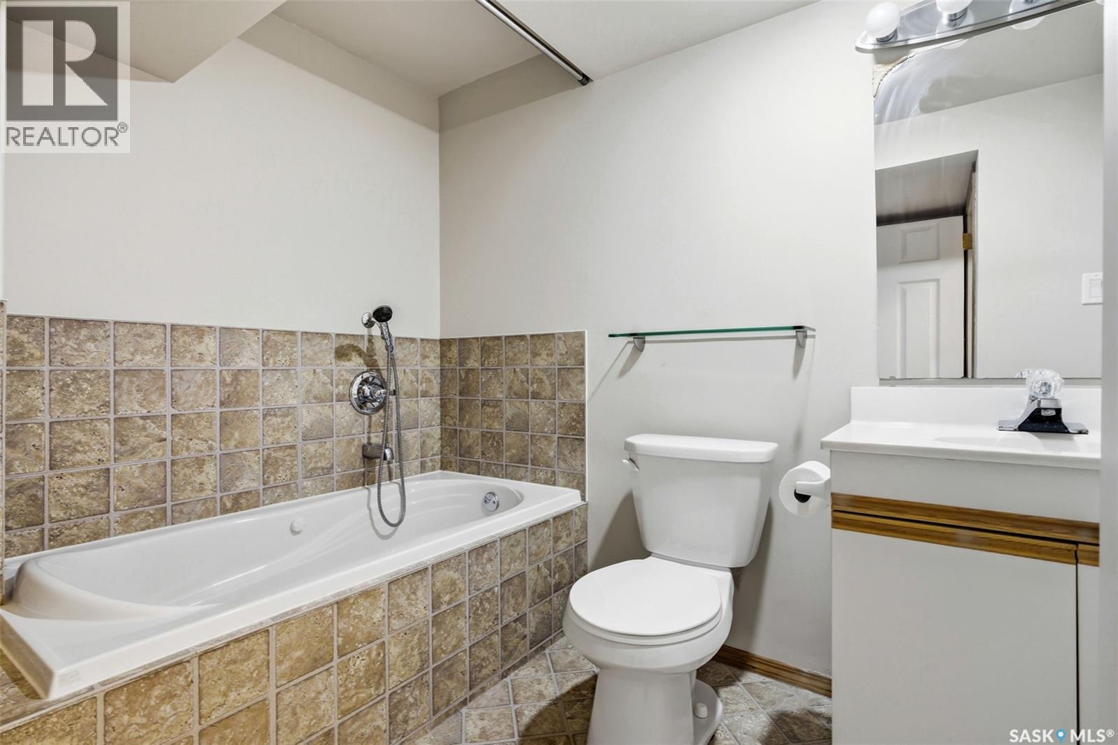 3234 Wascana Glen, Regina, Saskatchewan  S4V 2L6 - Photo 43 - SK029876