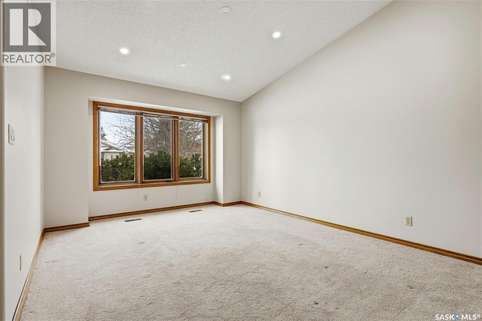 3234 Wascana Glen, Regina, Saskatchewan  S4V 2L6 - Photo 5 - SK029876