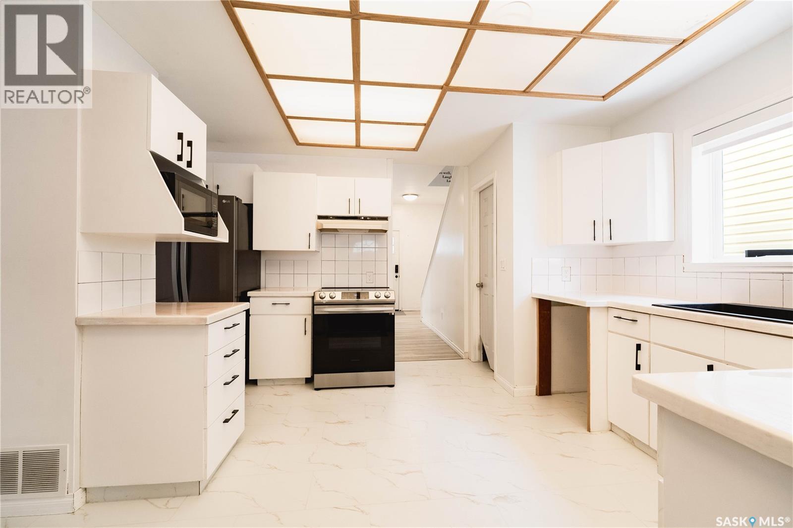 1037 3rd Avenue Ne, Moose Jaw, Saskatchewan  S6H 1E6 - Photo 12 - SK029874