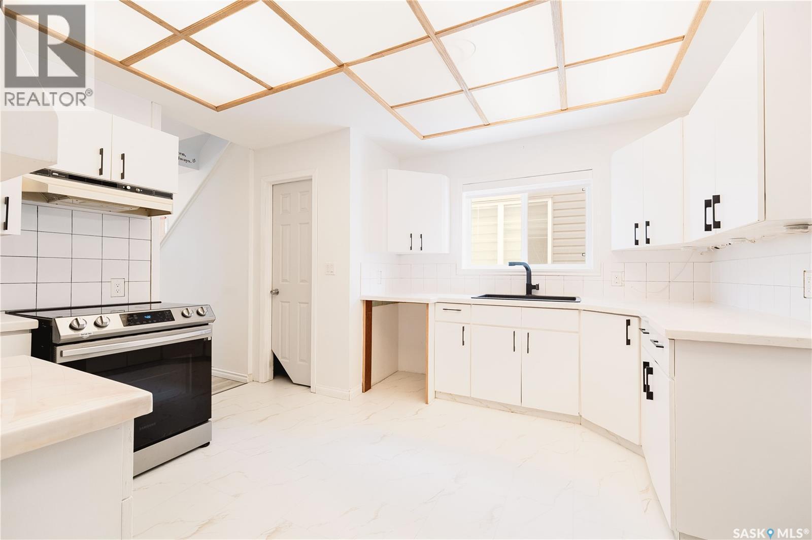 1037 3rd Avenue Ne, Moose Jaw, Saskatchewan  S6H 1E6 - Photo 13 - SK029874