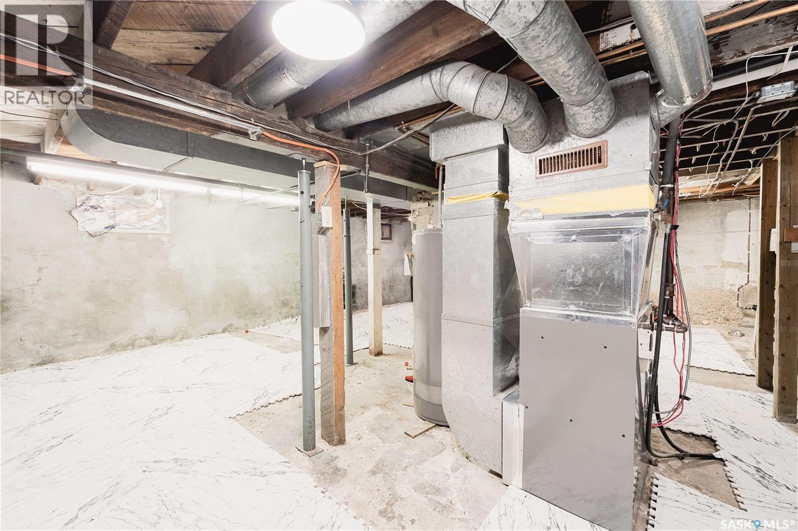 1037 3rd Avenue Ne, Moose Jaw, Saskatchewan  S6H 1E6 - Photo 32 - SK029874