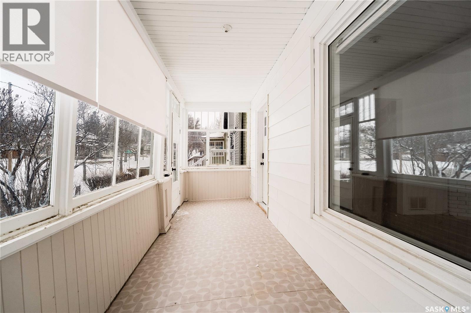 1037 3rd Avenue Ne, Moose Jaw, Saskatchewan  S6H 1E6 - Photo 5 - SK029874