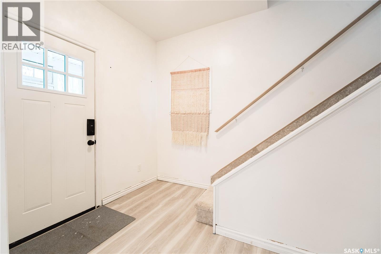 1037 3rd Avenue Ne, Moose Jaw, Saskatchewan  S6H 1E6 - Photo 7 - SK029874