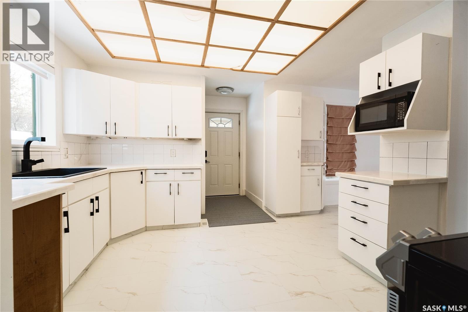 1037 3rd Avenue Ne, Moose Jaw, Saskatchewan  S6H 1E6 - Photo 9 - SK029874