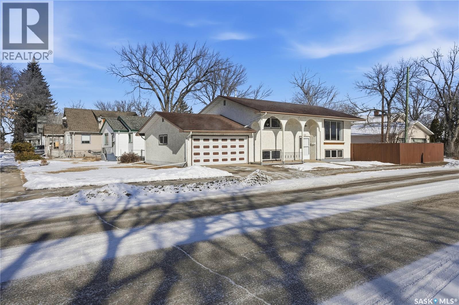 180 Saskatchewan Street W, Moose Jaw, Saskatchewan  S6H 6L8 - Photo 2 - SK029817