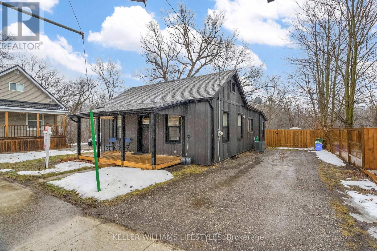 2 OPECHEE STREET, St. Thomas, Ontario