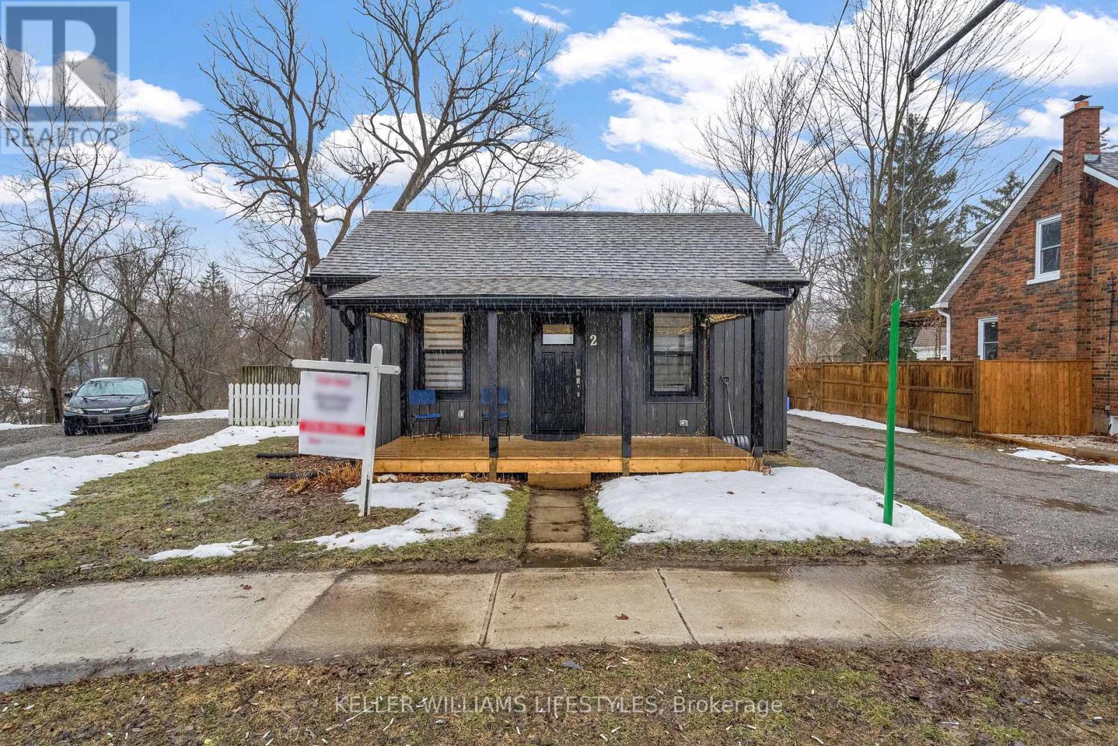 2 Opechee Street, St. Thomas, Ontario  N5R 1V9 - Photo 2 - X12854376