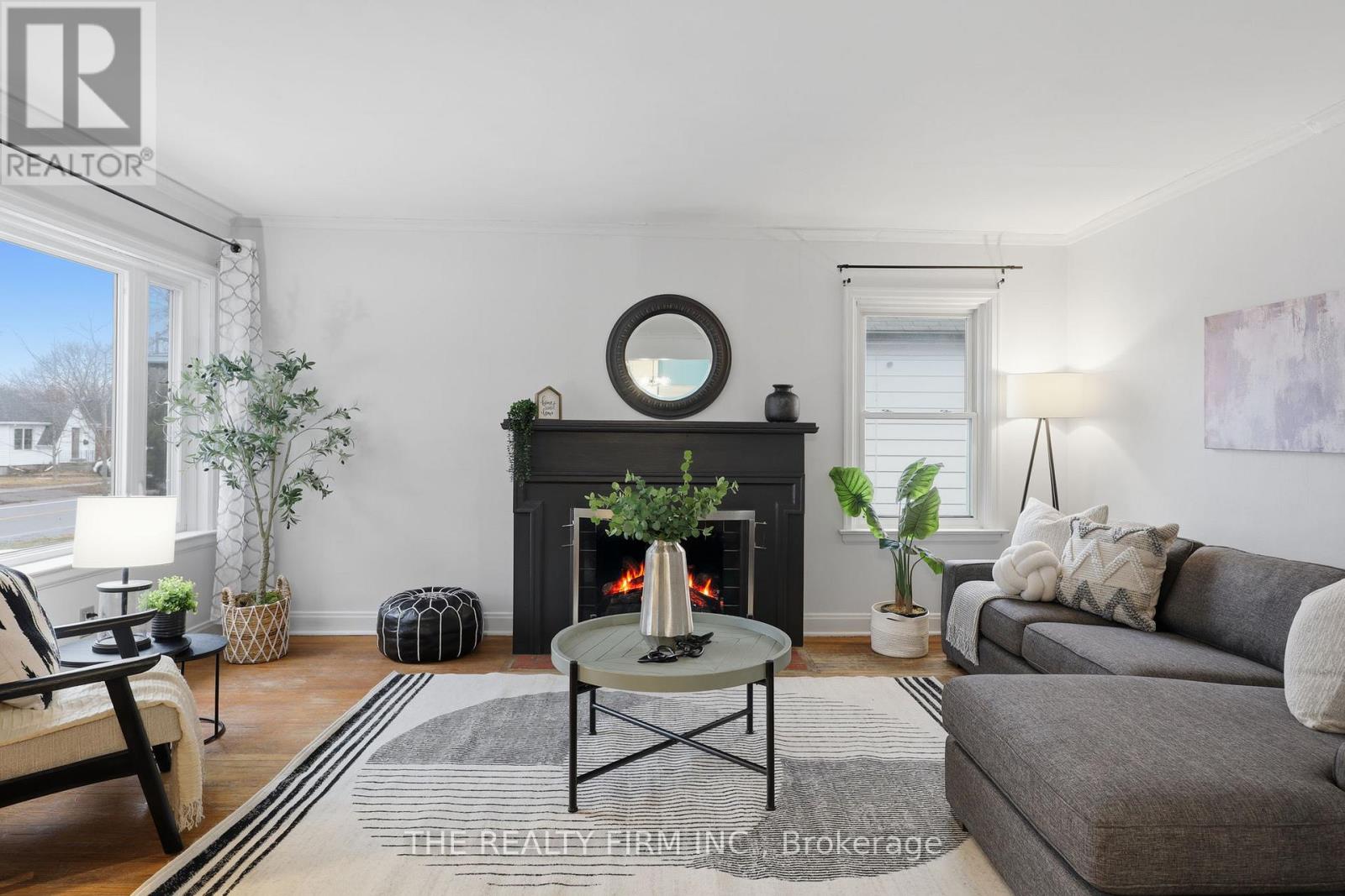 1319 Brydges Street, London East (East N), Ontario  N5W 2C5 - Photo 6 - X12854408