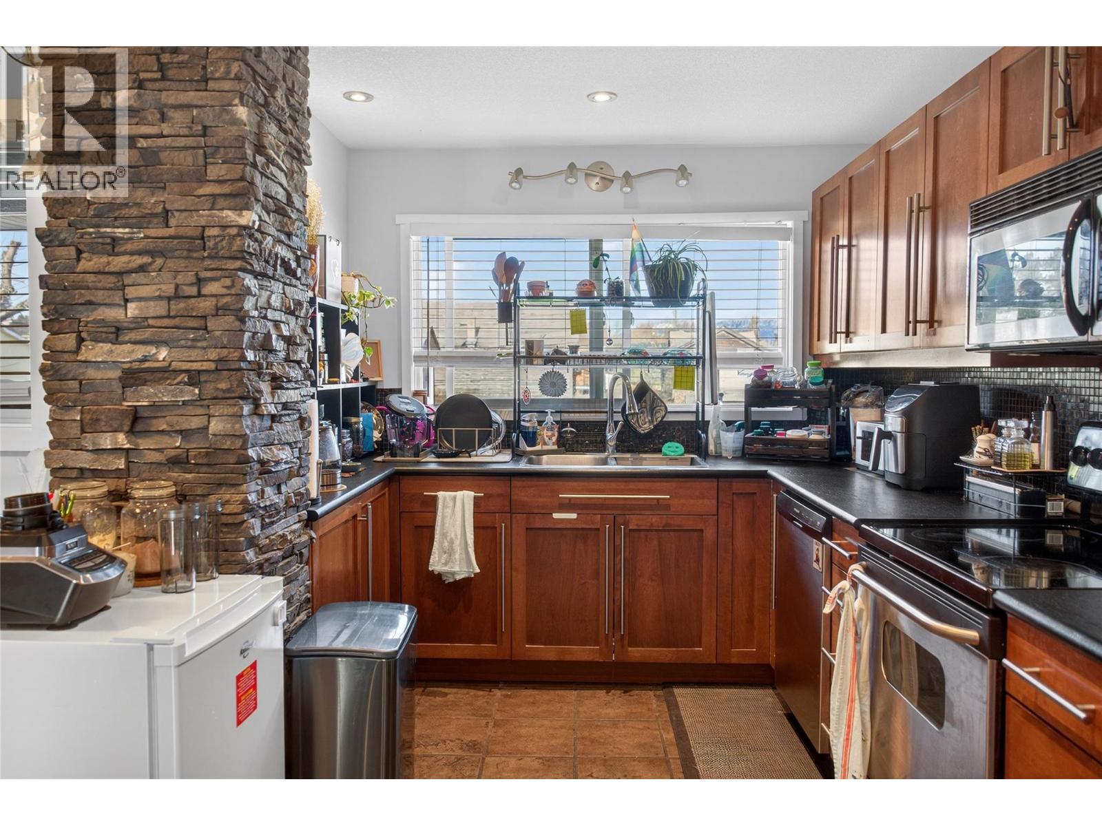 511 3rd Street Nw, Cranbrook, British Columbia V1C 3Z5 - Photo 5 - 10375816