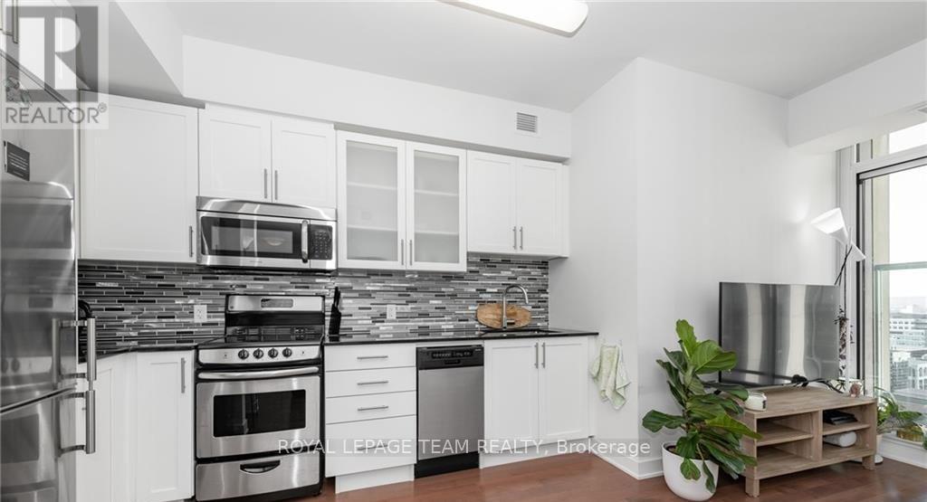 2502 - 40 Nepean Street, Ottawa, Ontario  K2P 0X5 - Photo 12 - X12854340