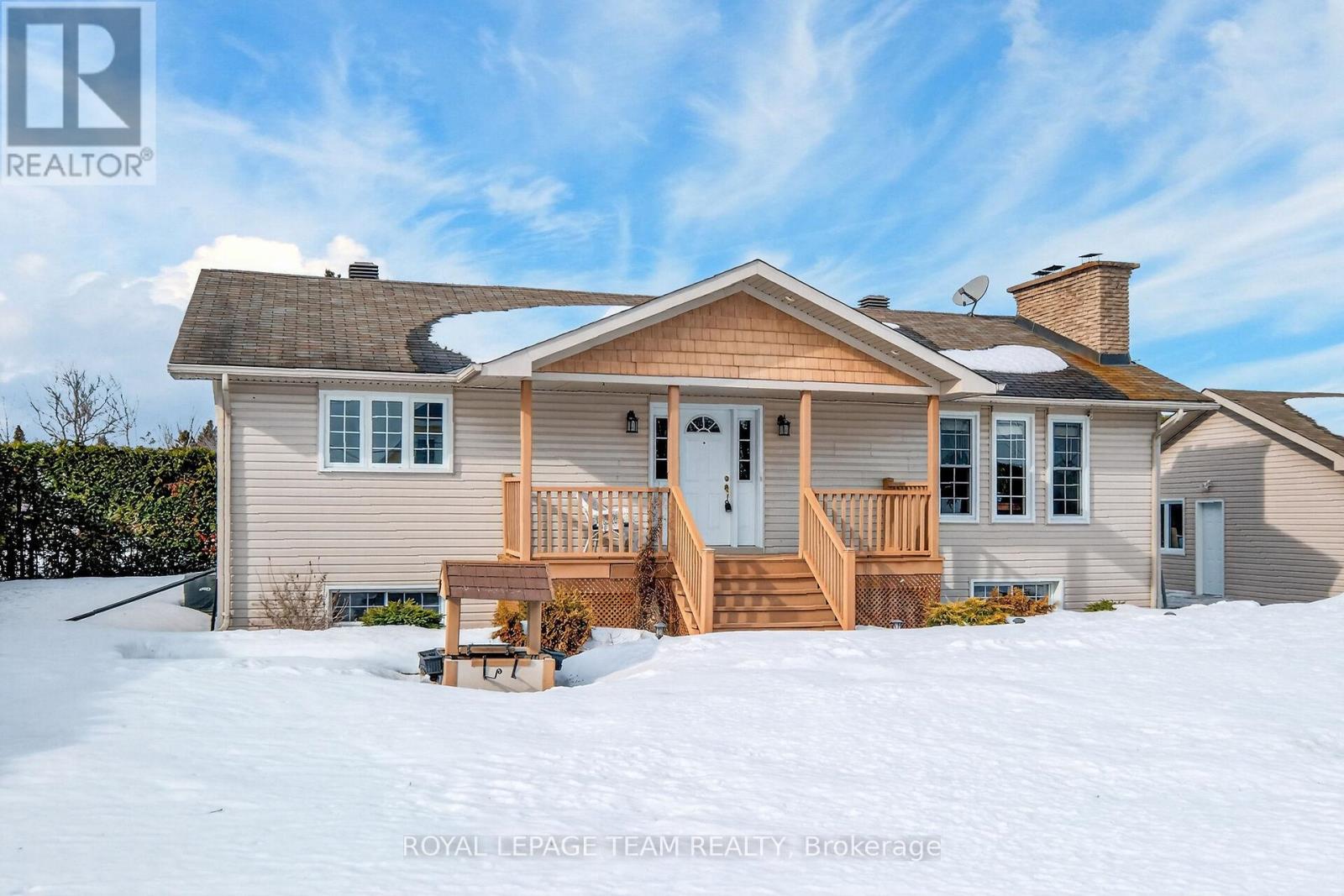 955 Lacroix Road, Clarence-Rockland, Ontario  K0A 2A0 - Photo 2 - X12854404