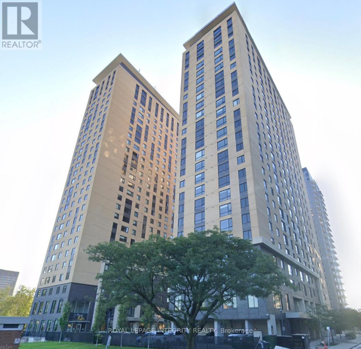 2010 - 105 CHAMPAGNE AVENUE, ottawa, Ontario