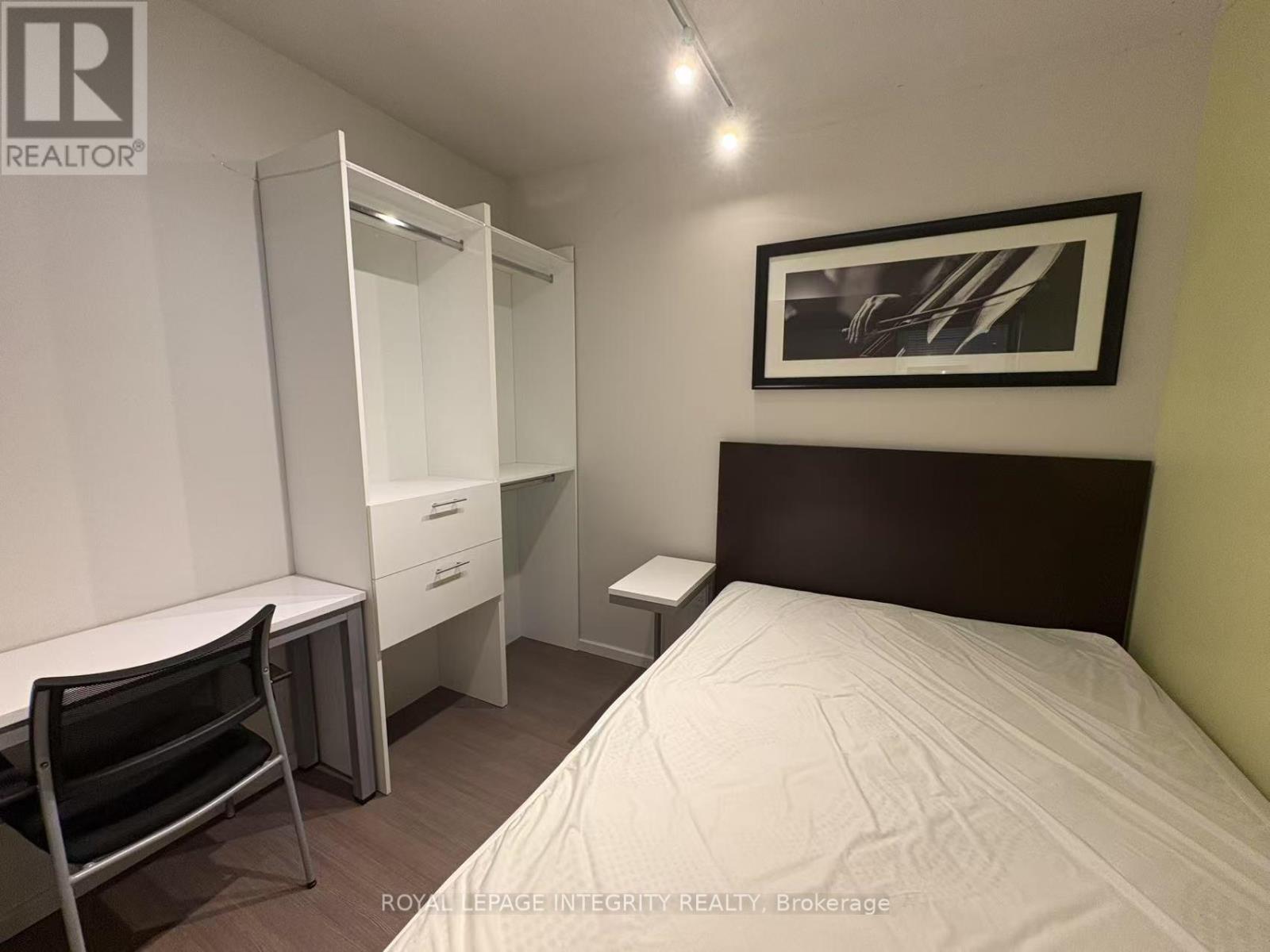 2010 - 105 Champagne Avenue, Ottawa, Ontario  K1S 5E5 - Photo 12 - X12854432