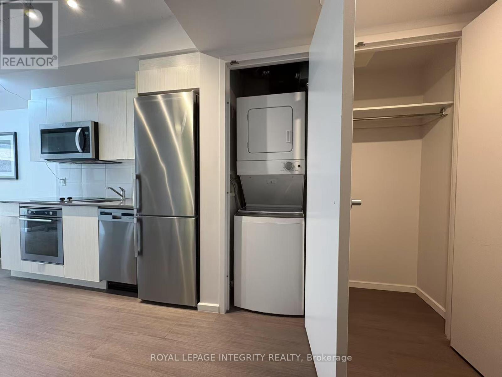 2010 - 105 Champagne Avenue, Ottawa, Ontario  K1S 5E5 - Photo 6 - X12854432