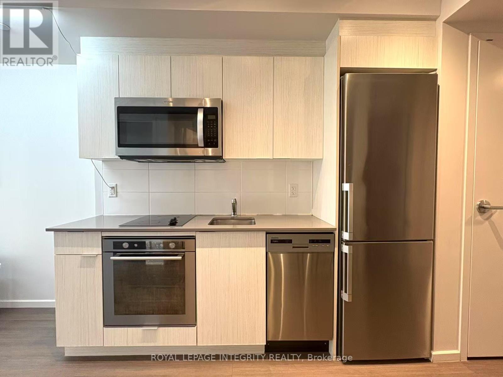 2010 - 105 Champagne Avenue, Ottawa, Ontario  K1S 5E5 - Photo 7 - X12854432