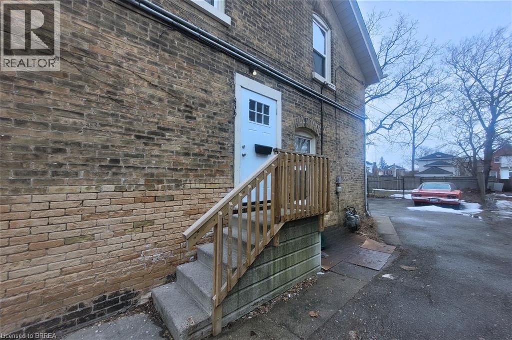 63 East Avenue Unit# Upper, Brantford, Ontario  N3S 3L5 - Photo 2 - 40810039