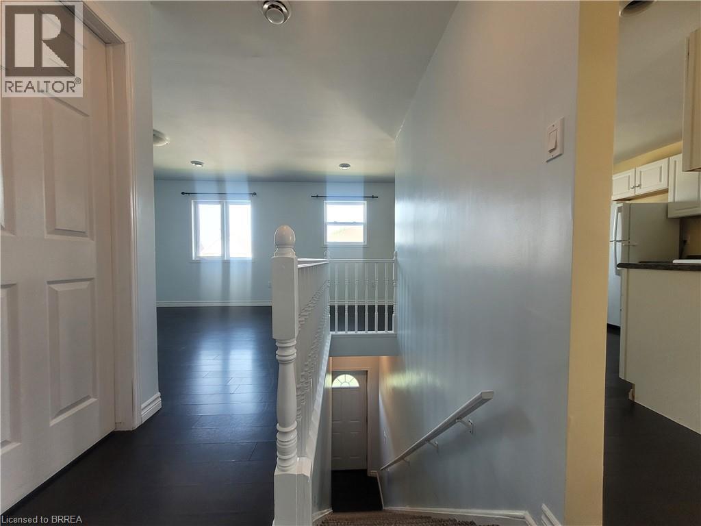 9 Washington Street Unit# A, Brantford, Ontario  N3R 3W9 - Photo 3 - 40810025